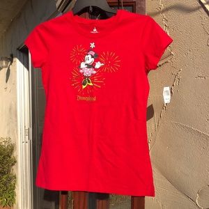 💕🎀Minnie mouse🎀 💕Red Disneyland Resort Shirt